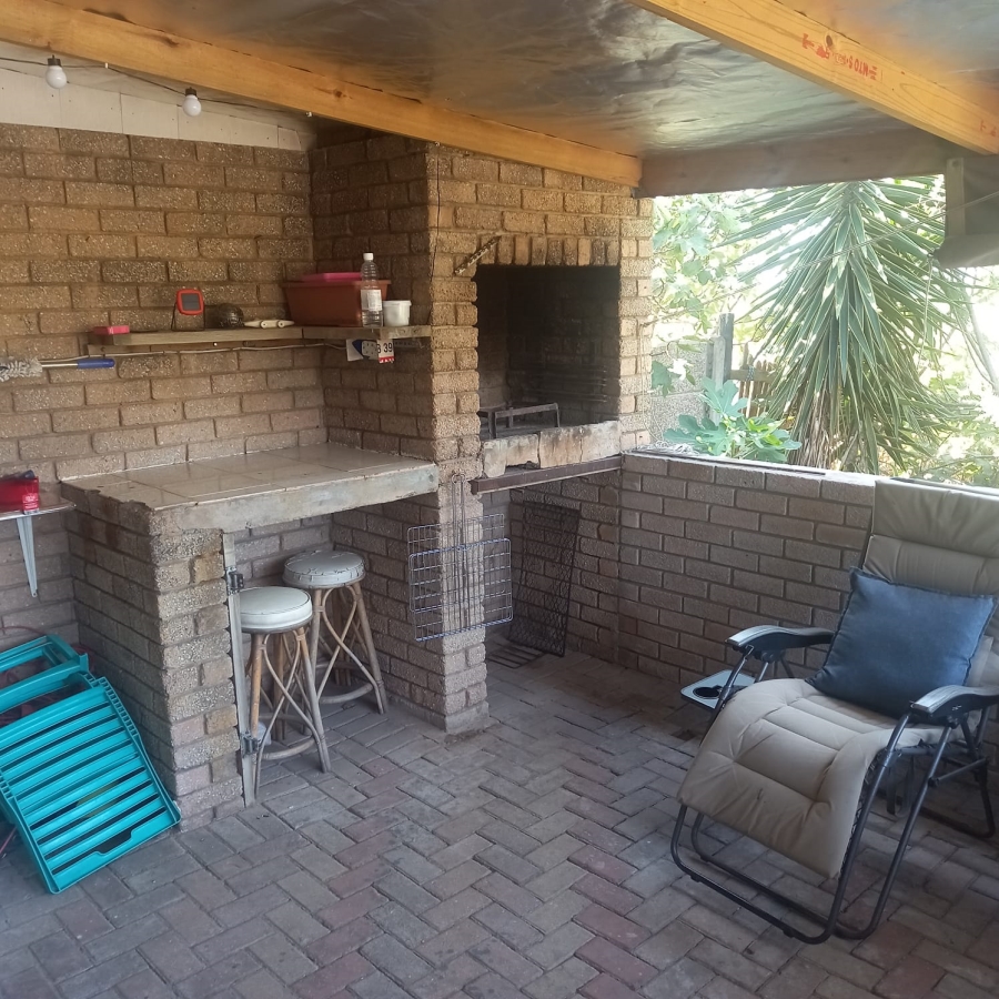 4 Bedroom Property for Sale in Klein Brak Western Cape